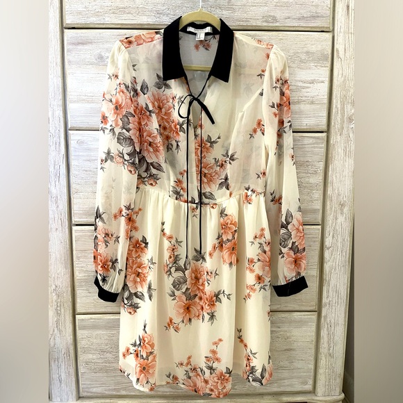 FOREVER 21 | Women’s Contemporary Floral Mini Dress Medium - Picture 3 of 7